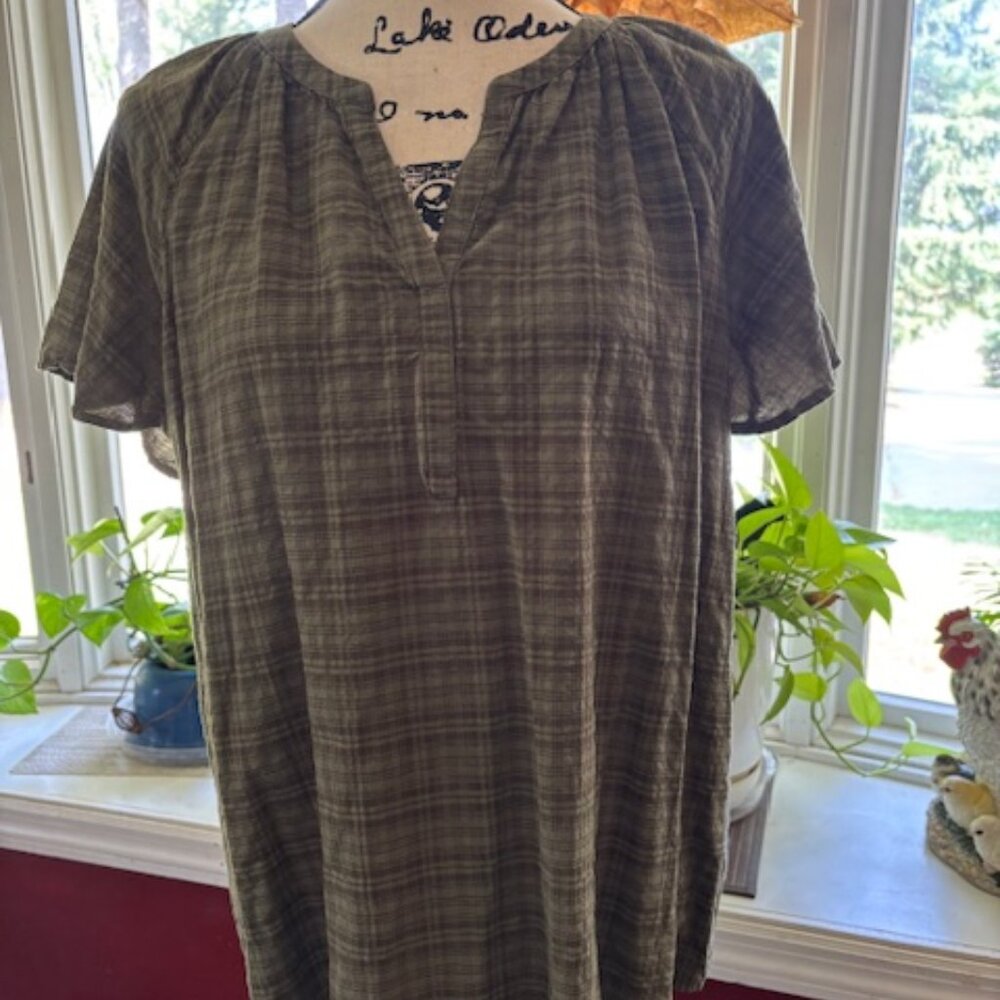 Lot of 4 Woman's Shirts